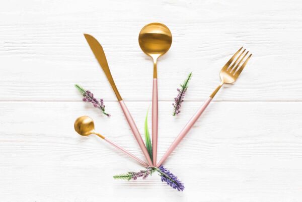 طقم أدوات طعام غوا 4 قطع - لون ذهبي ووردي