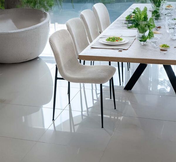 كرسي طعام كروستا - كريمي