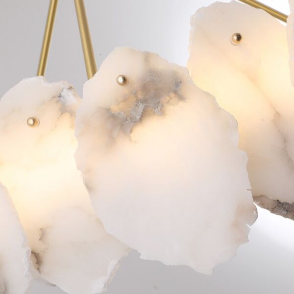 ثريا علاقي العقيق