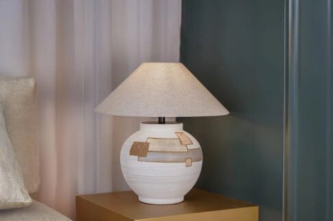 أبجورة طاولة نوا