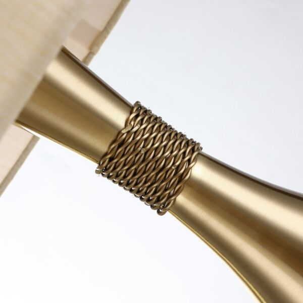 أبجورة طاولة لاريدو