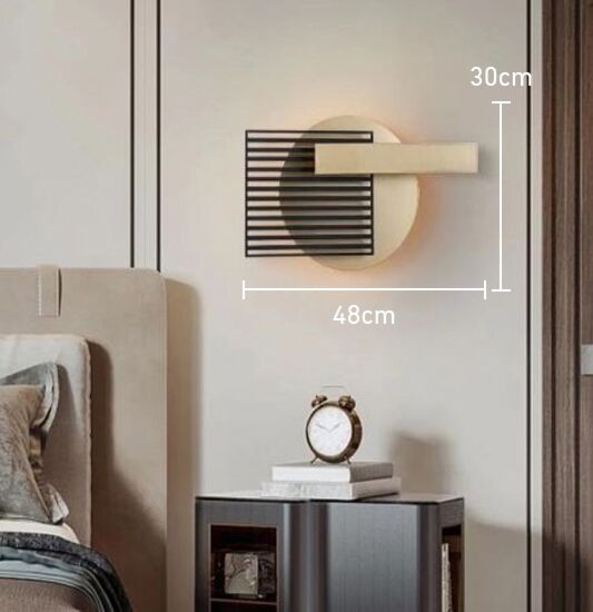 إضاءة جدارية سترايبي عصرية - ذهبي وأسود