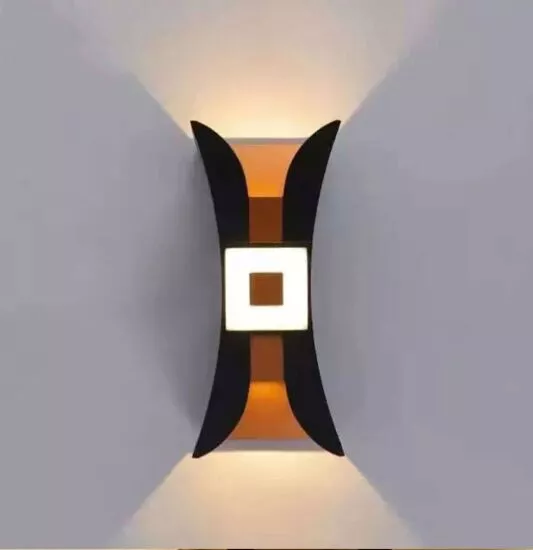 اضاءة جدارية خارجية - اسود