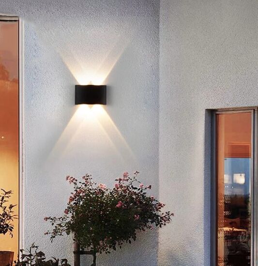 اضاءة جدارية لاري