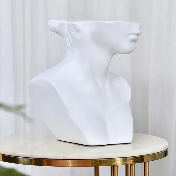 تحفة على الطراز الروماني - ابيض