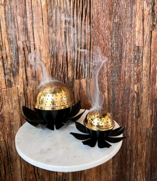 مبخره زهرة اللوتس أسود - كبير