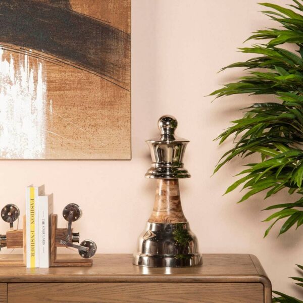 قطعة ديكور على شكل ملكة الشطرنج كبير