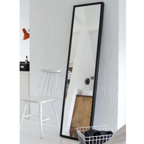 مرآة جدارية باطار اسود مالونا