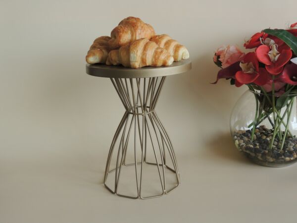 طبق تقديم بقاعدة دريس - اليجانس -ذهبي