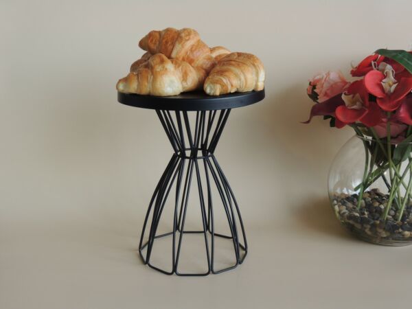 طبق تقديم بقاعدة دريس - اليجانس -اسود