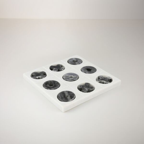 تحفة ديكور رخامية لعبة تيك تاك تو - ابيض رمادي ورمادي غامق