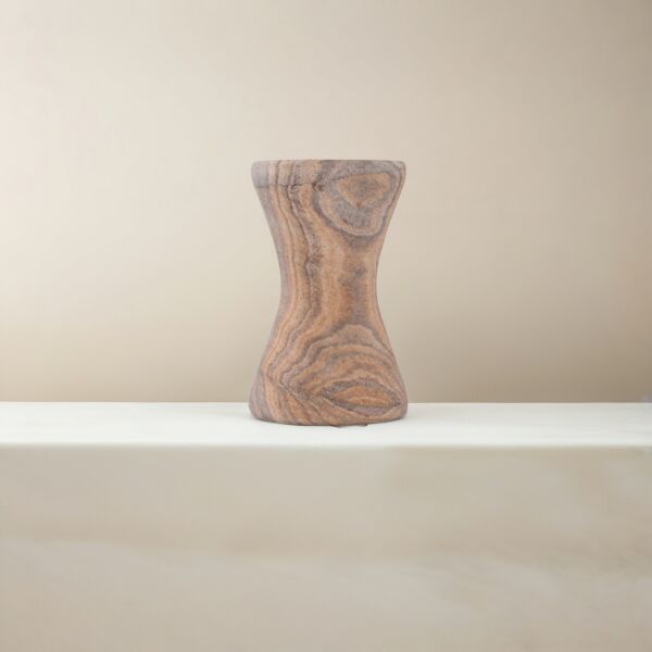 حامل شموع من الحجر الرملي - بني ومتعدد الالوان