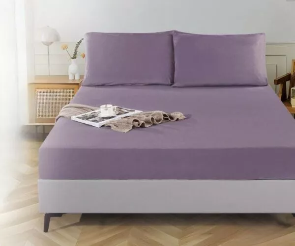 شرشف كوين مخمل ساده مطاط مع غطاء مخدة موف فاتح