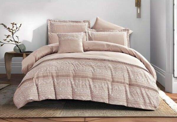 طقم لحاف كينج انزو سادة مطرز 7قطع - لحمي