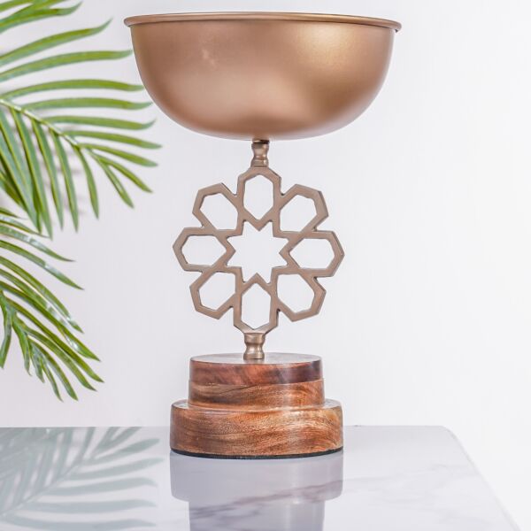 وعاء تقديم بقاعدة  لازيا مقاس كبير - نحاسي