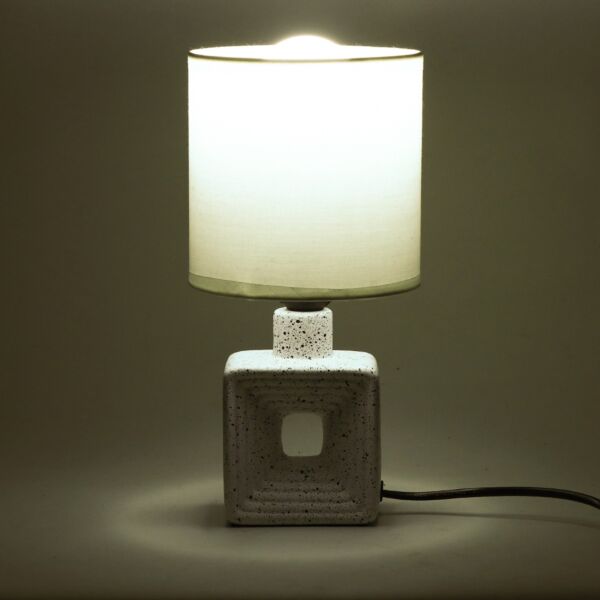 أبجورة طاولة موردن كهربائية سيراميك كارلوس - ابيض