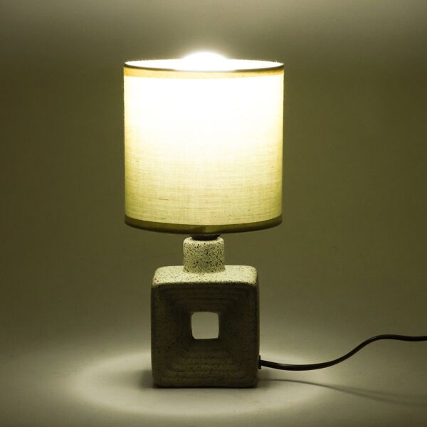 أبجورة طاولة موردن كهربائية سيراميك كارلوس - بيج