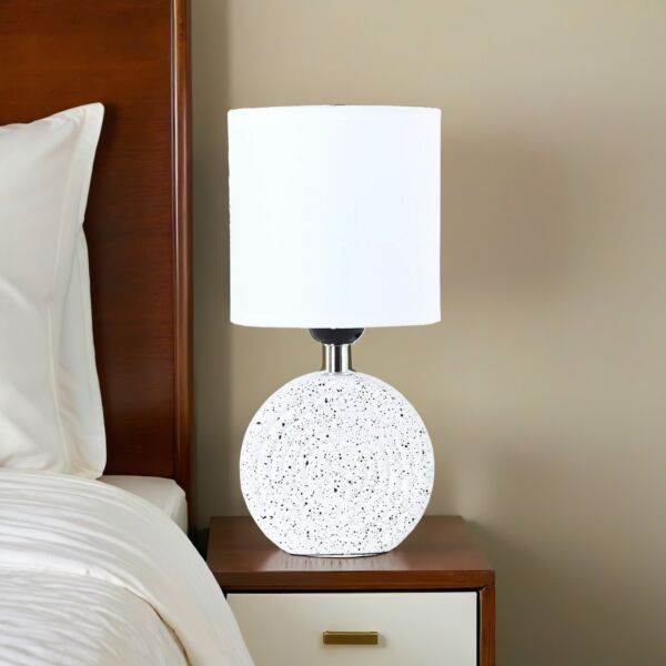 أبجورة طاولة موردن كهربائية سيراميك كارا - ابيض