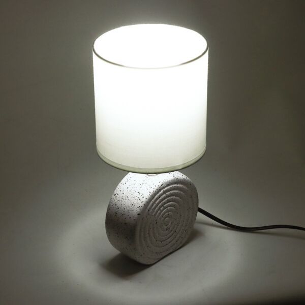 أبجورة طاولة موردن كهربائية سيراميك كارا - ابيض