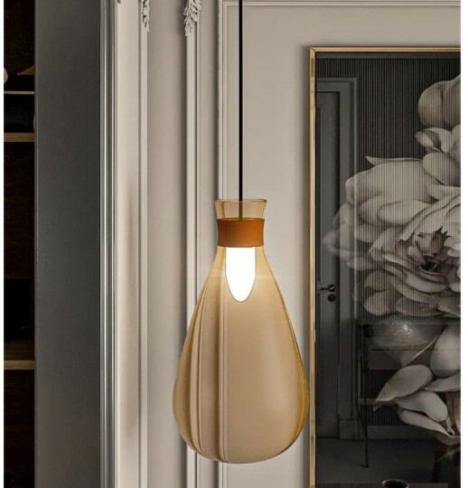 إنارة معلقة راقية شكل قطرة ماء بلون عسلي