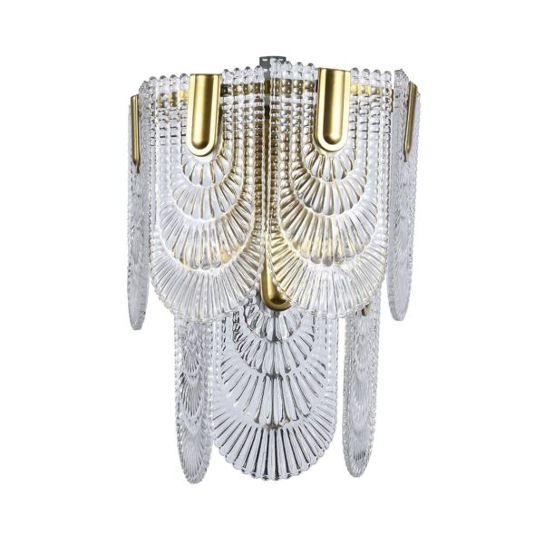 ثريا كريستال لاي