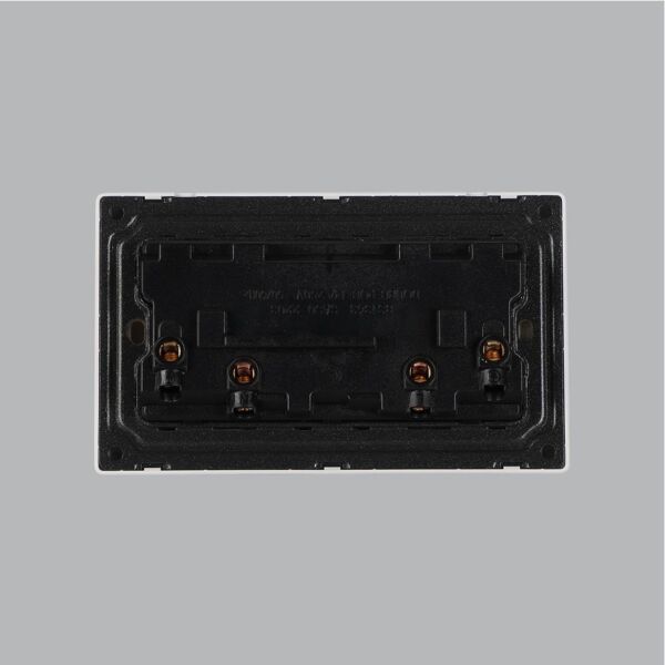 فيش ثلاثي مجوز بمفتاح - 2 USB ابيض لايت