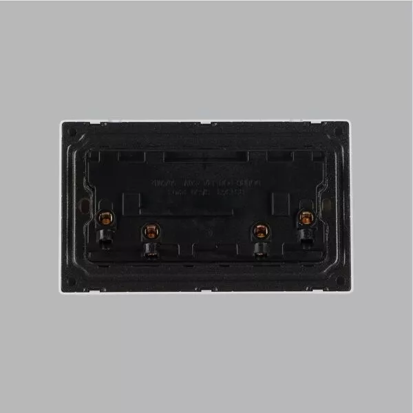 فيش ثلاثي مجوز بمفتاح - 2 USB ابيض لايت