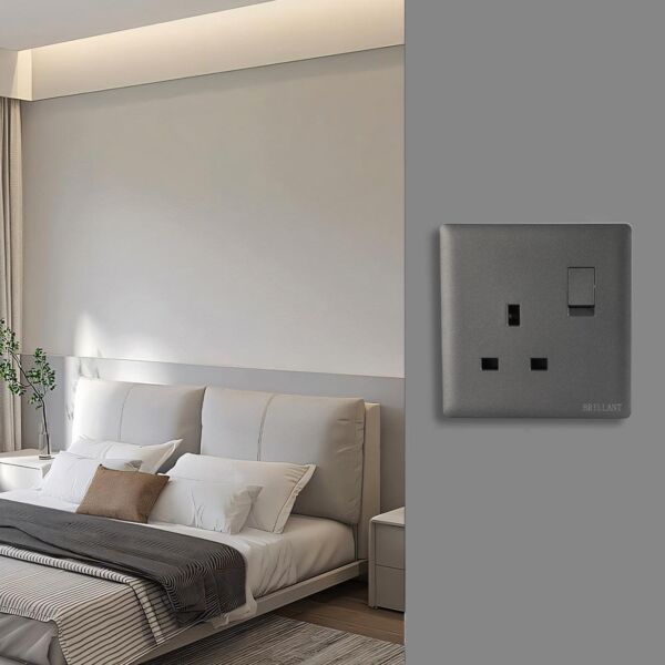 فيش جداري ثلاثي 13A رمادي برلنت لايت