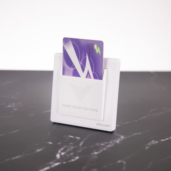 مفتاح كرت فندق مودرن من برلنت - ابيض