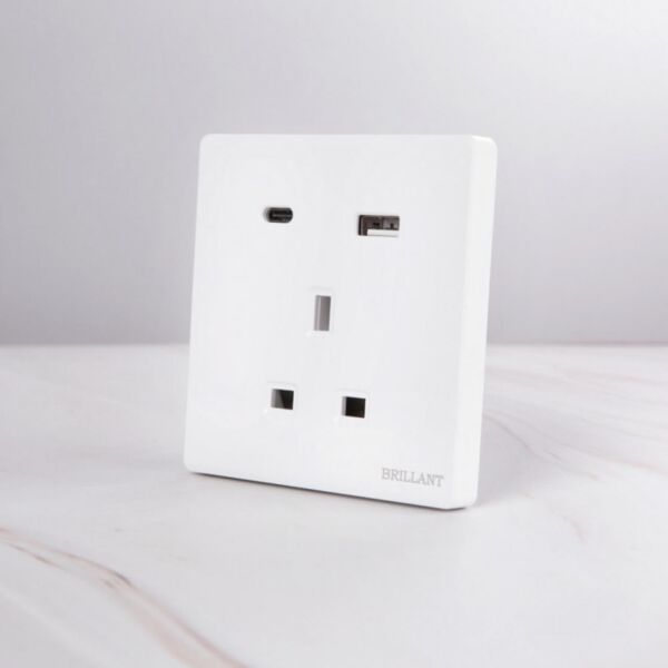 فيش ثنائي المنفذ USB مودرن من برلنت - ابيض