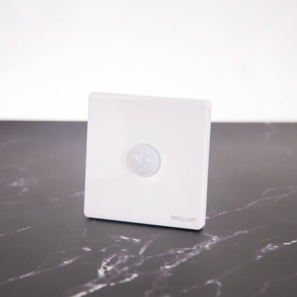 مفتاح كهربائي حساس الحركة والإضاءة والاستشعار من برلنت - ابيض