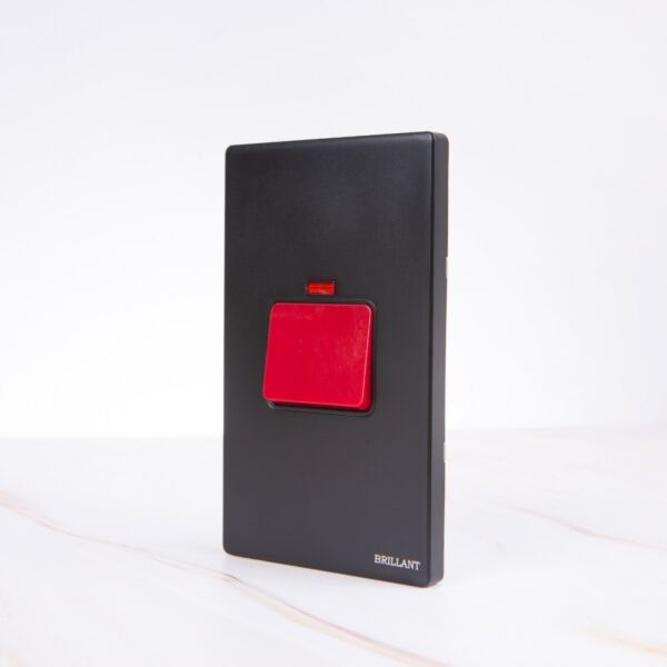 مفتاح مكيف 45 أمبير مودرن - اسود