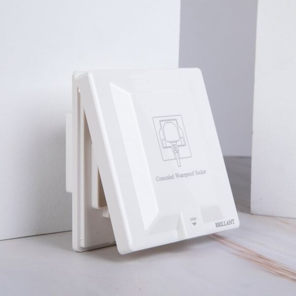 فيش ثلاثي مخفي بلاستيك - ابيض