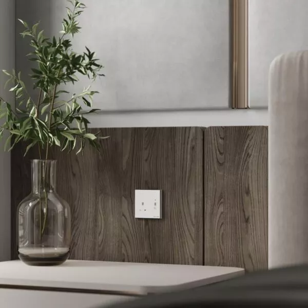 فيش مفرد مع مخرج USB من برلنت - ابيض لؤلؤي