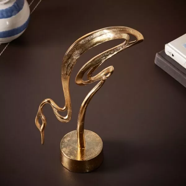 قطعة ديكور بتصميم ملتوي