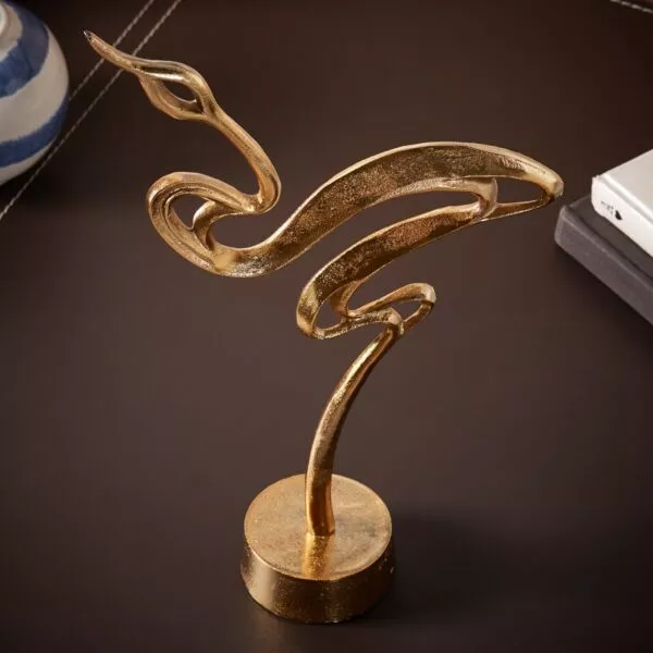 قطعة ديكور بتصميم ملتوي ذهبي
