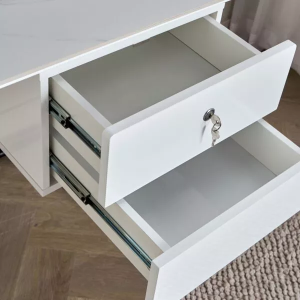 مكتب - نوريس إتش جي وايت