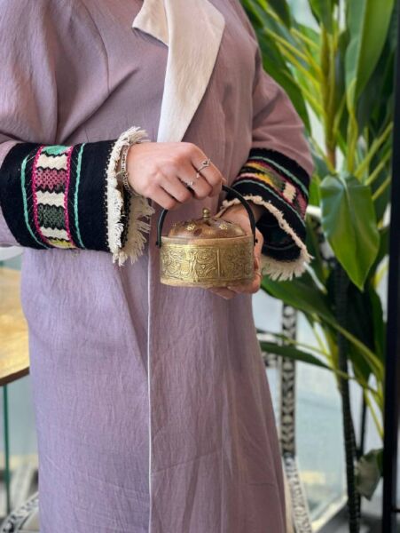 مبخرة سيفيلا مع زخارف حروف عربية - لون خشبي 