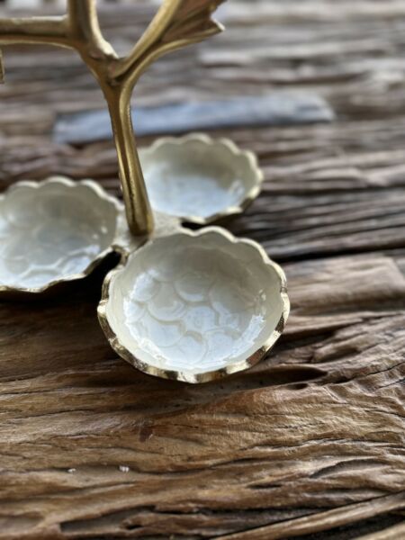 طبق تقديم كلاسي-ابيض