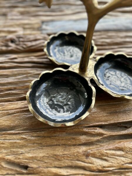 طبق  تقديم كلاسي-اسود