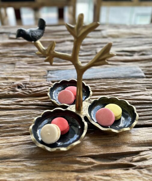 طبق  تقديم كلاسي-اسود