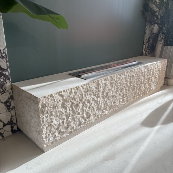 مدفأة حجريه مع جهاز بخار وورم حجر طبيعي وحديد