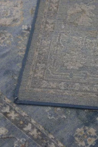 سجاد فسكونتي لون أزرق غامق