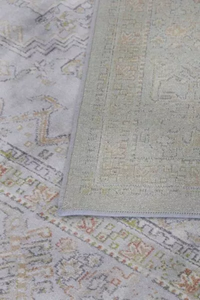 سجاد فسكونتي لون كريم