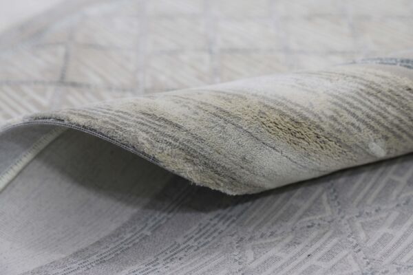 سجاد كلاسيك الندى تركي - ابيض ومتعدد الالوان