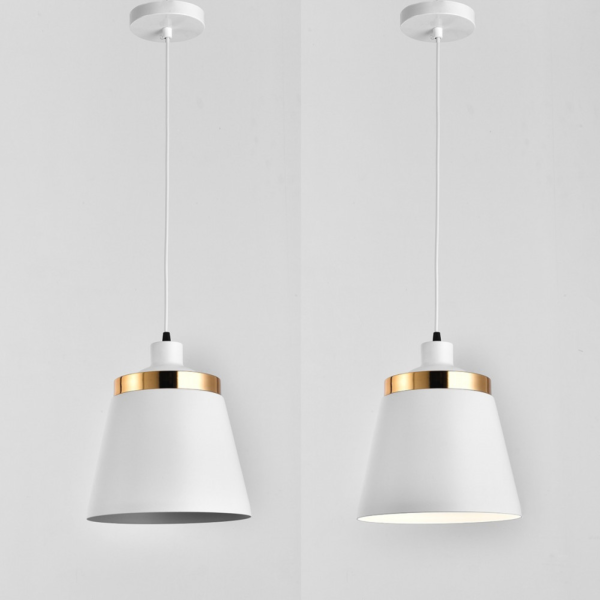 علاقية نتلا ابيض اطار ذهبي