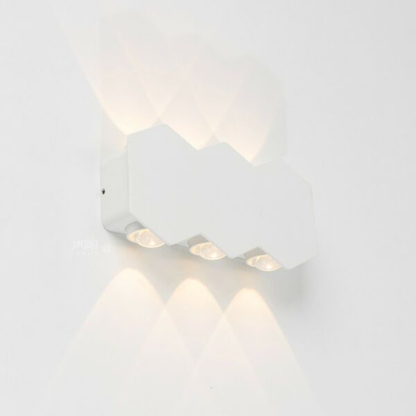 إضاءة جدارية سور زوايا 6 عدسات اطار ابيض 