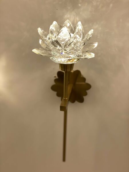 إضاءة جدارية لوتس - ذهبي