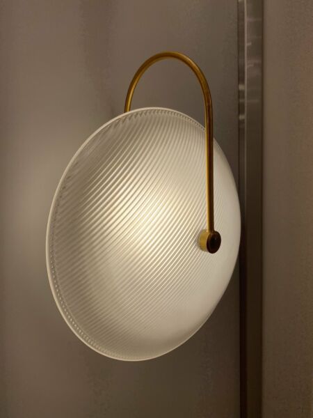 إضاءة جدارية براس نيكول - ذهبي