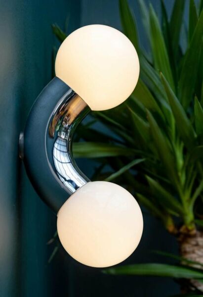 إضاءة جدارية فاليو - فضي وأبيض